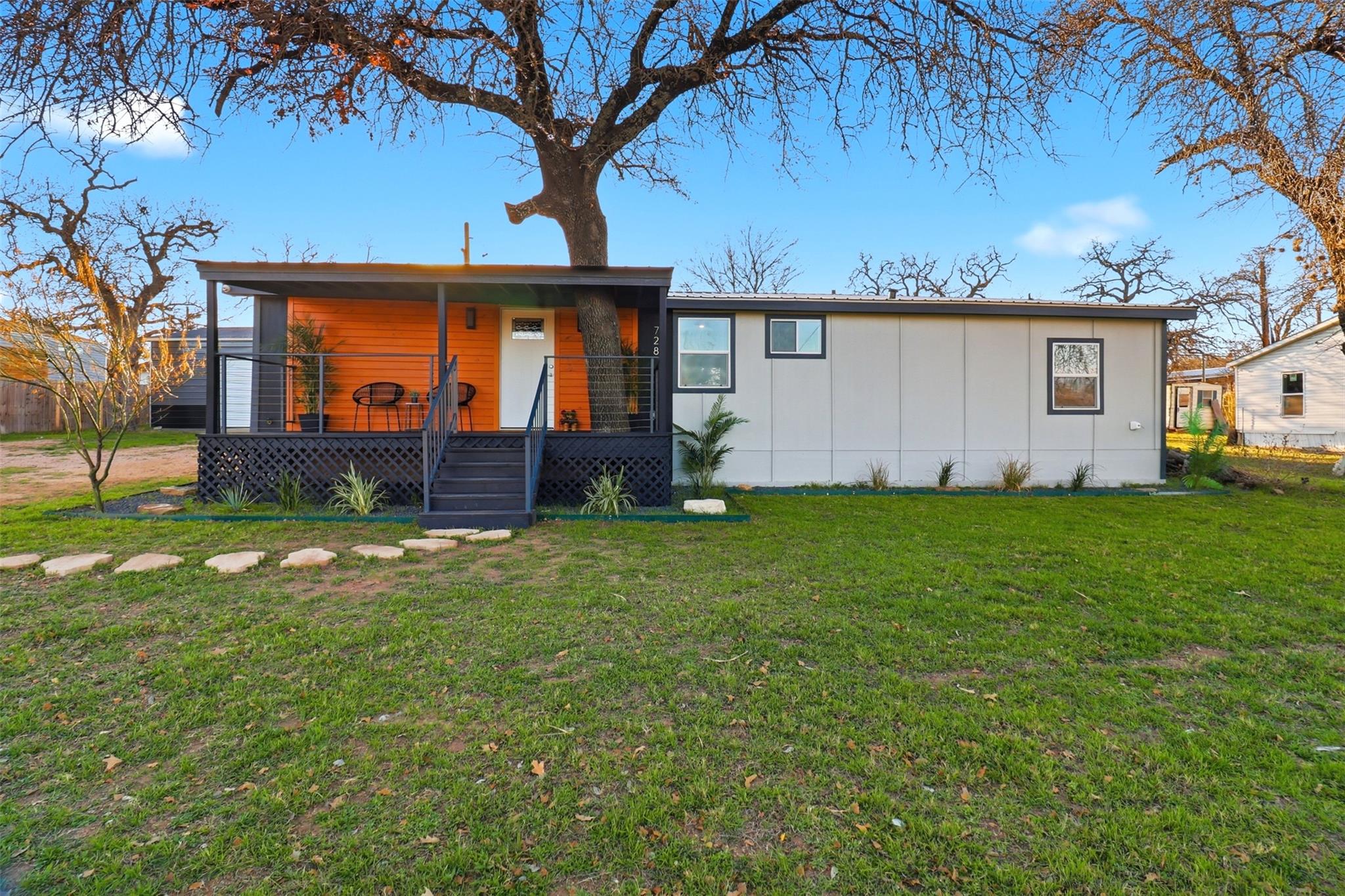 728 Driftwood Ln, Cottonwood Shores, TX 78657