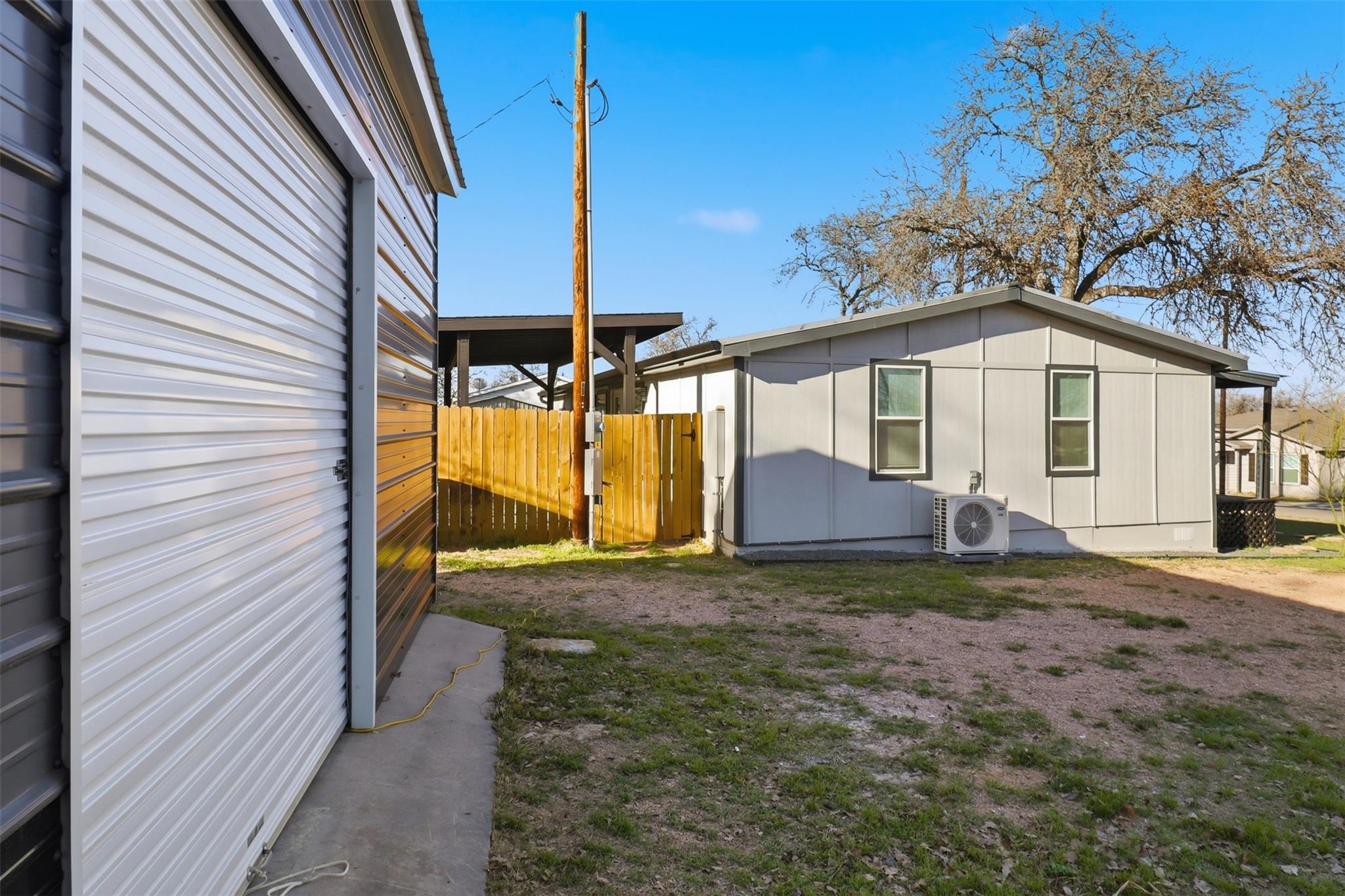 728 Driftwood Ln, Cottonwood Shores, TX 78657