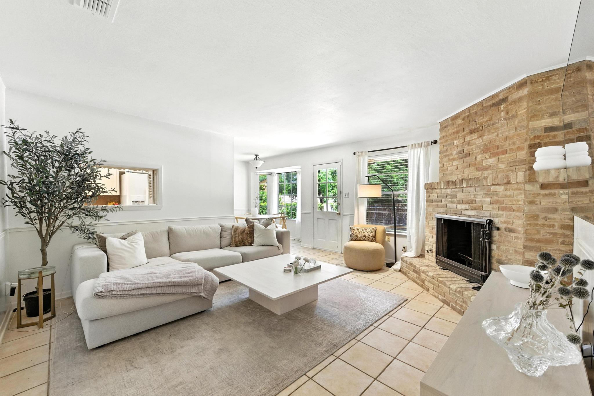 2500 Deerfoot Trl, Austin, TX 78704