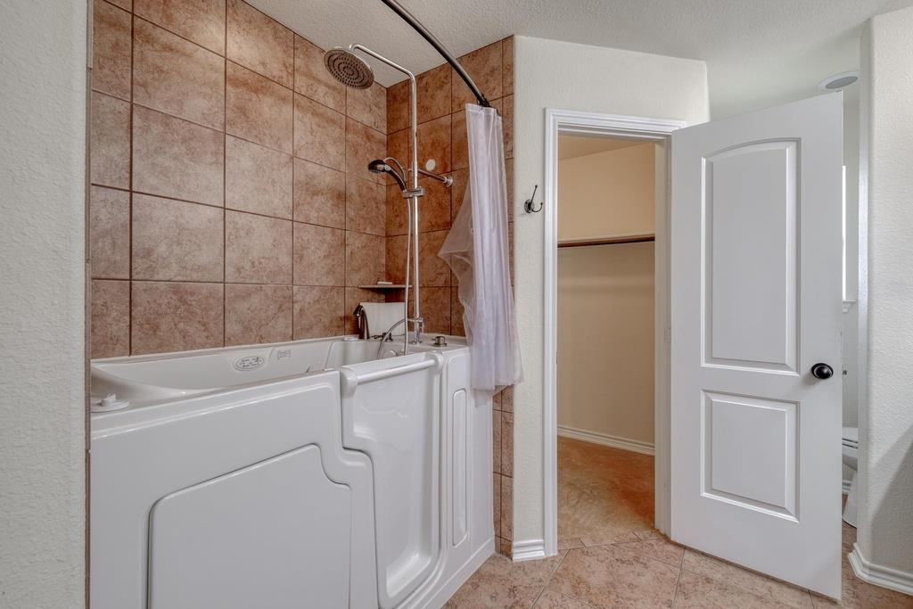 1073 Brushy Branch Rd, Lockhart, TX 78644