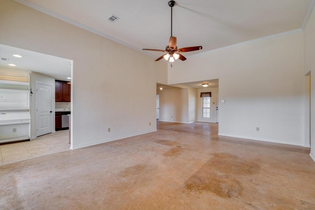 1073 Brushy Branch Rd, Lockhart, TX 78644