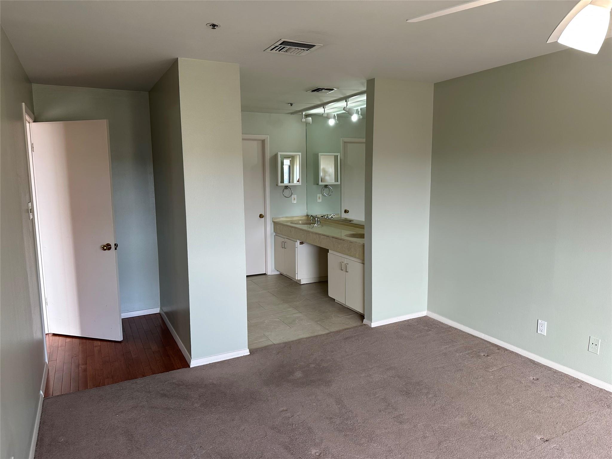 40 N Interstate 35 S # 8C4, Austin, TX 78701