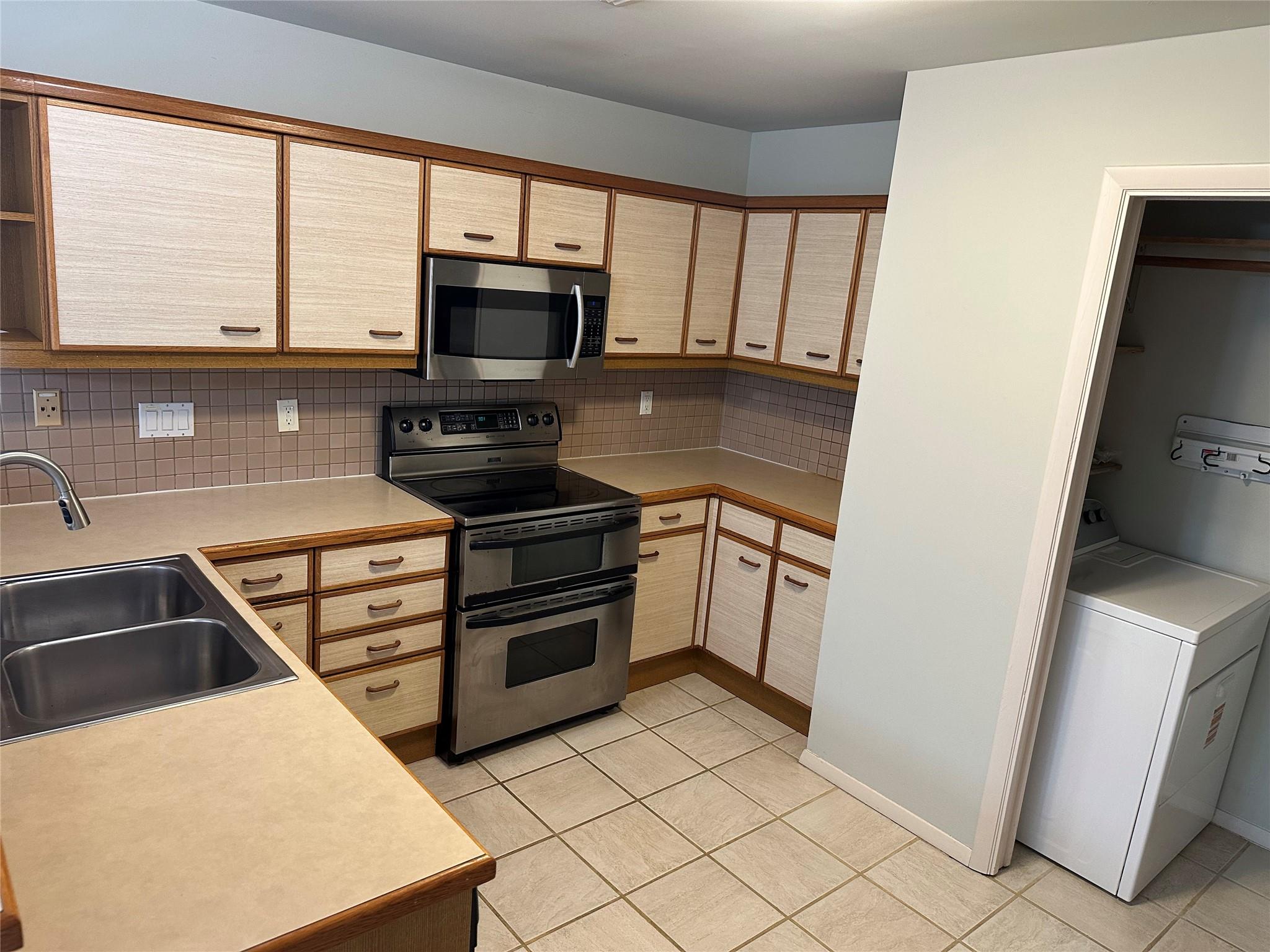 40 N Interstate 35 S # 8C4, Austin, TX 78701