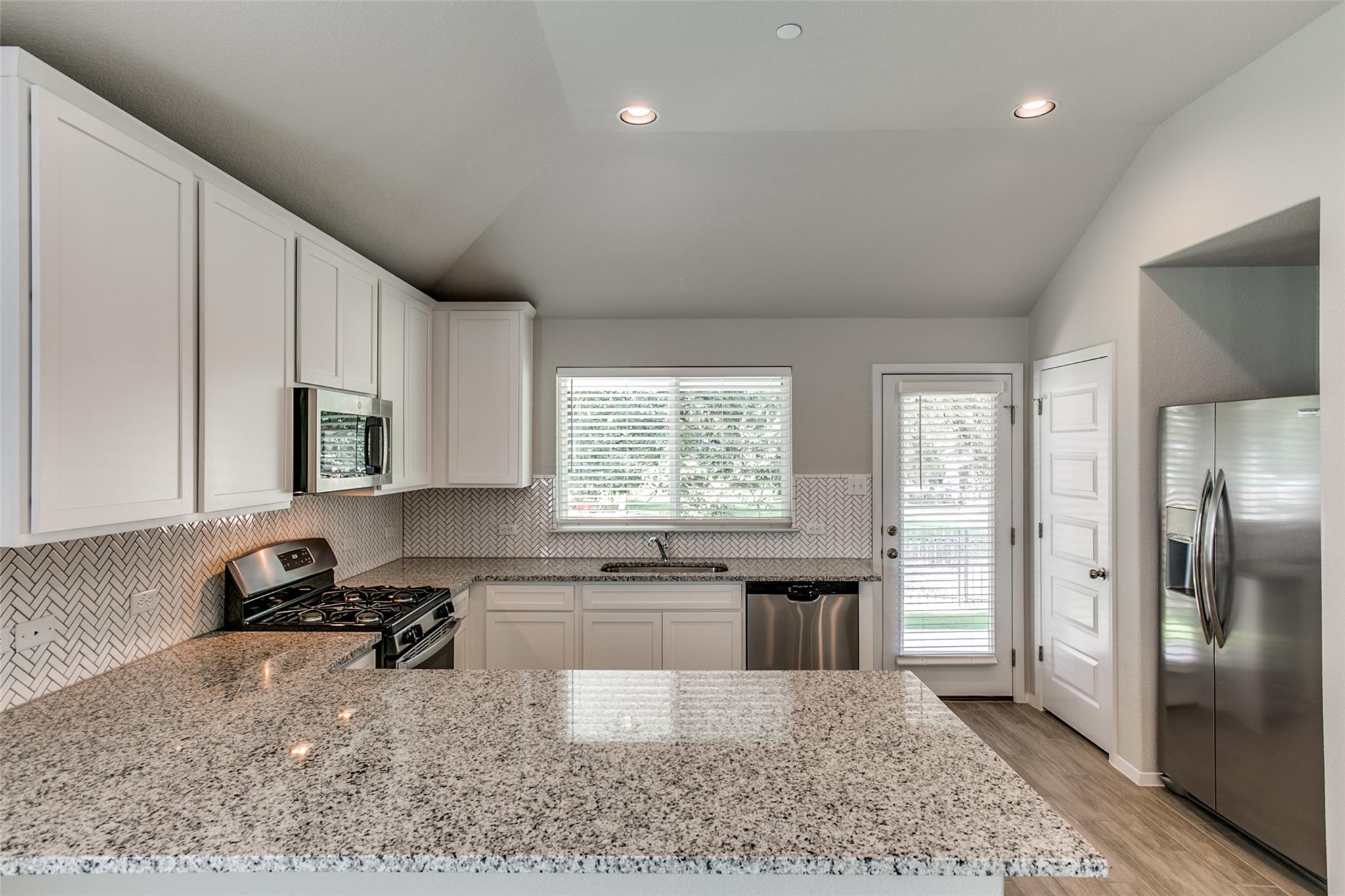 2800 Joe Dimaggio Blvd # 65, Round Rock, TX 78665