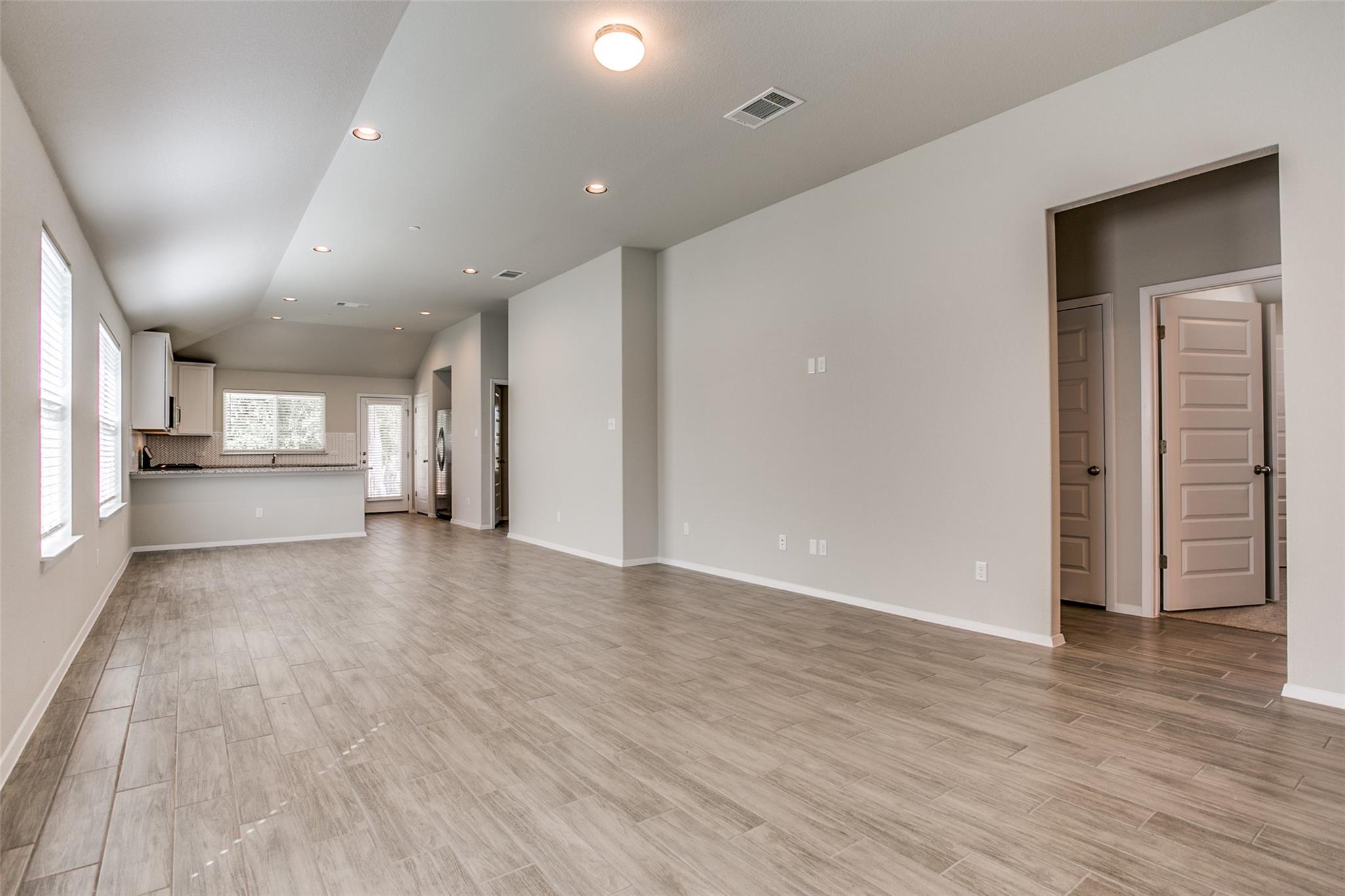 2800 Joe Dimaggio Blvd # 65, Round Rock, TX 78665