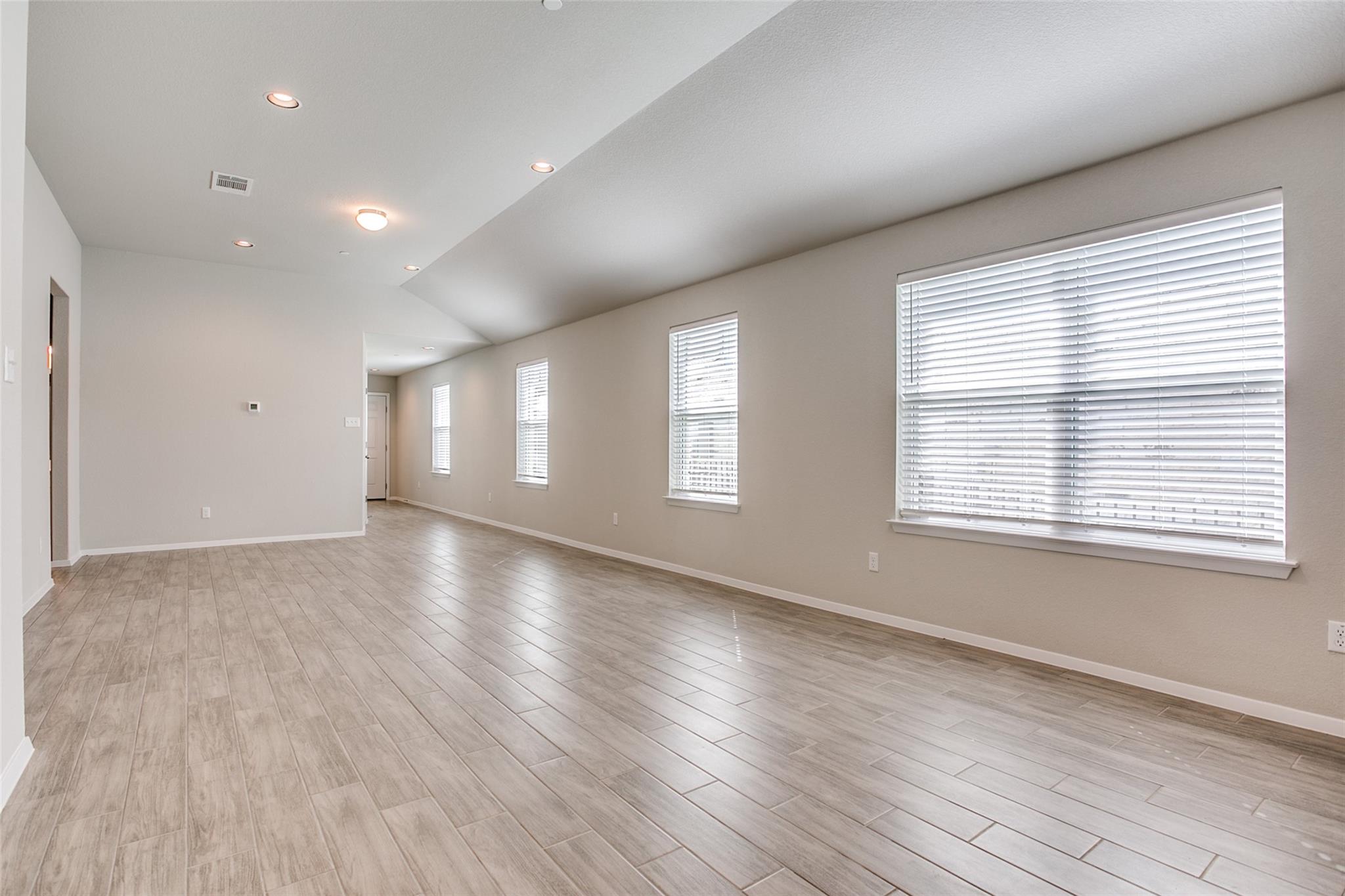 2800 Joe Dimaggio Blvd # 65, Round Rock, TX 78665