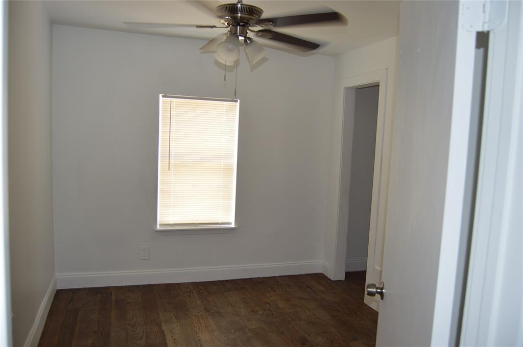 245 Flaming Oak Dr, Bastrop, TX 78602