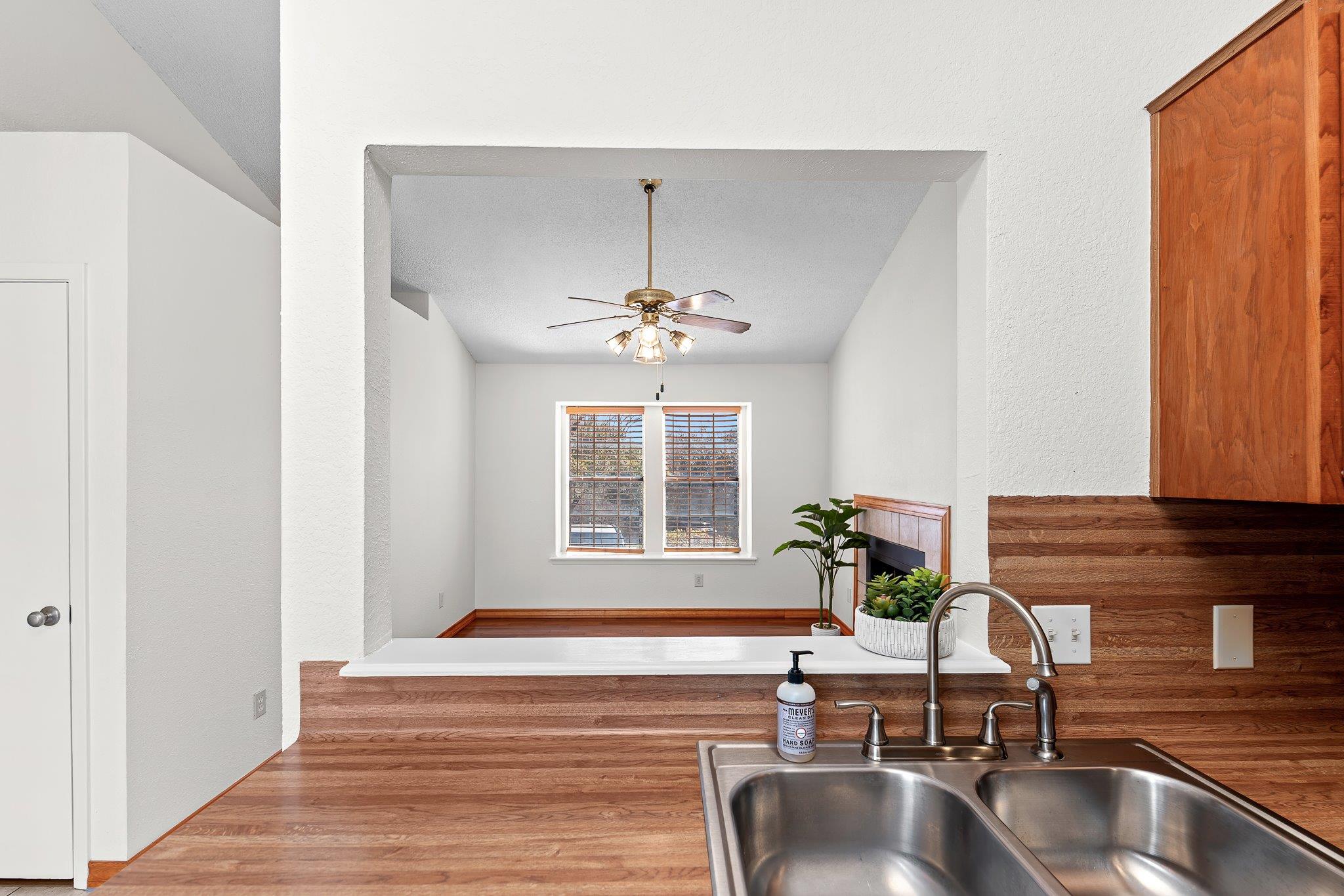 11821 Bittern Holw # 12, Austin, TX 78758