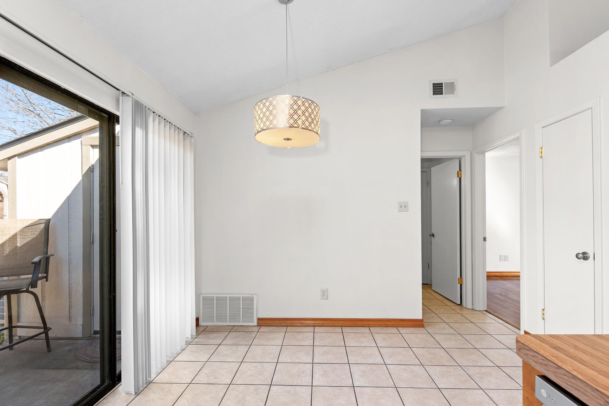 11821 Bittern Holw # 12, Austin, TX 78758