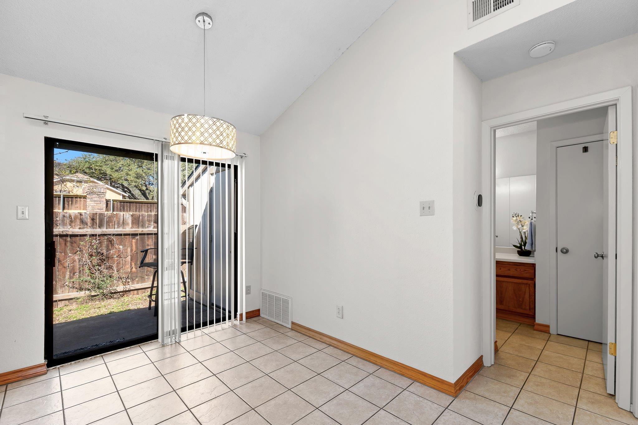 11821 Bittern Holw # 12, Austin, TX 78758