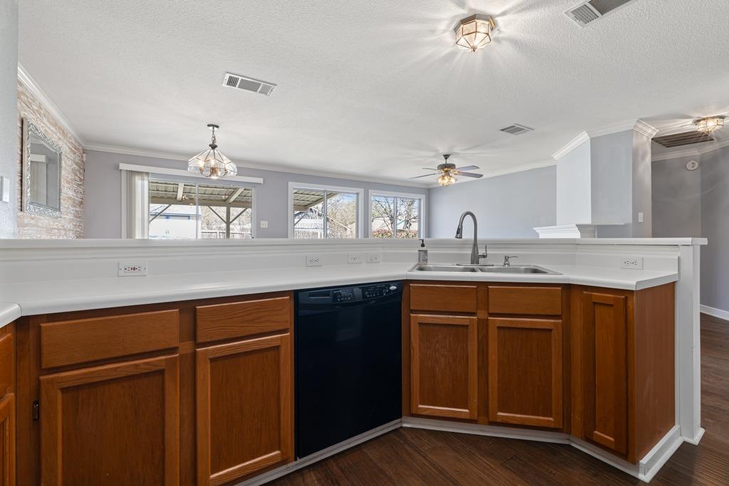 808 Minturn Ln, Austin, TX 78748