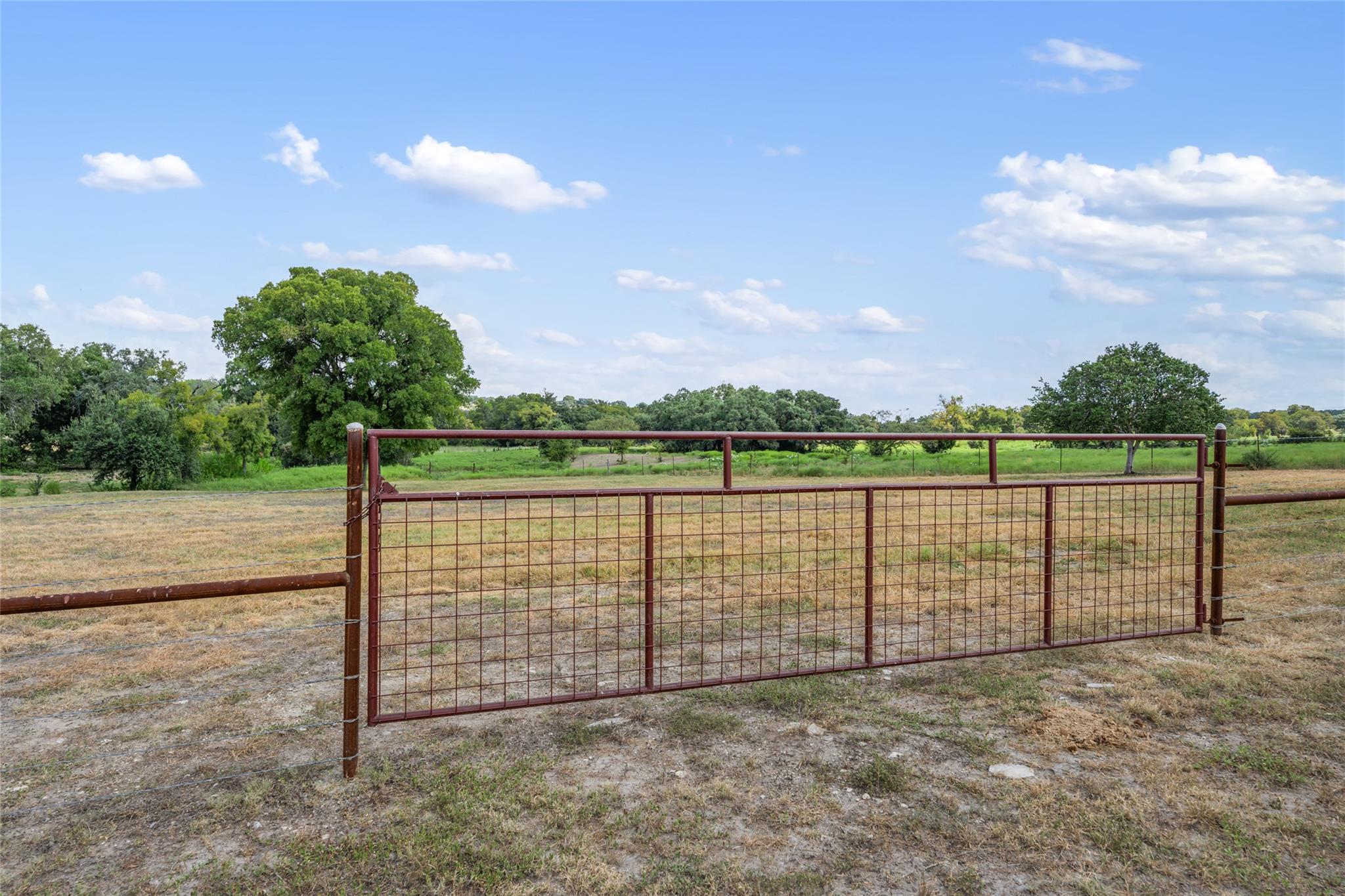 121 Dog Run, Burnet, TX 78611