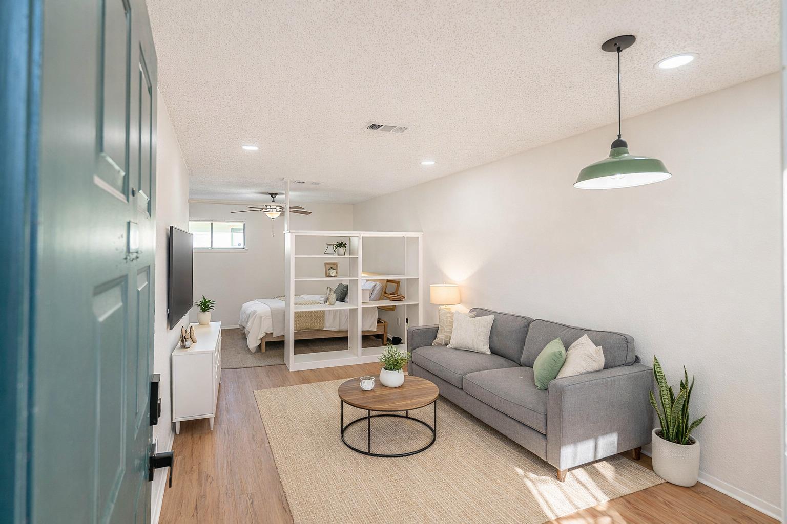 4701 Red River St # 102, Austin, TX 78751