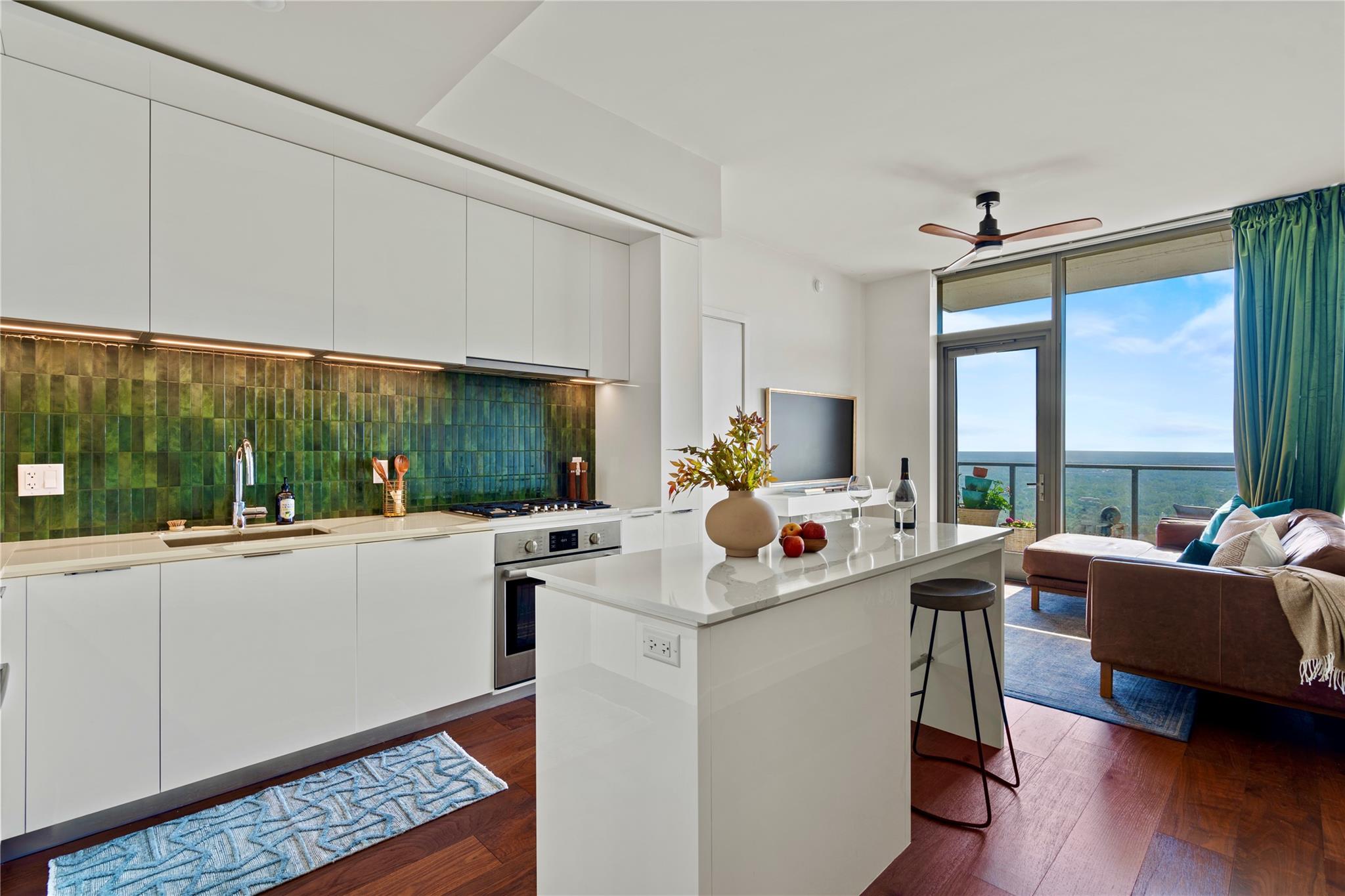 44 East Ave # 3705, Austin, TX 78701