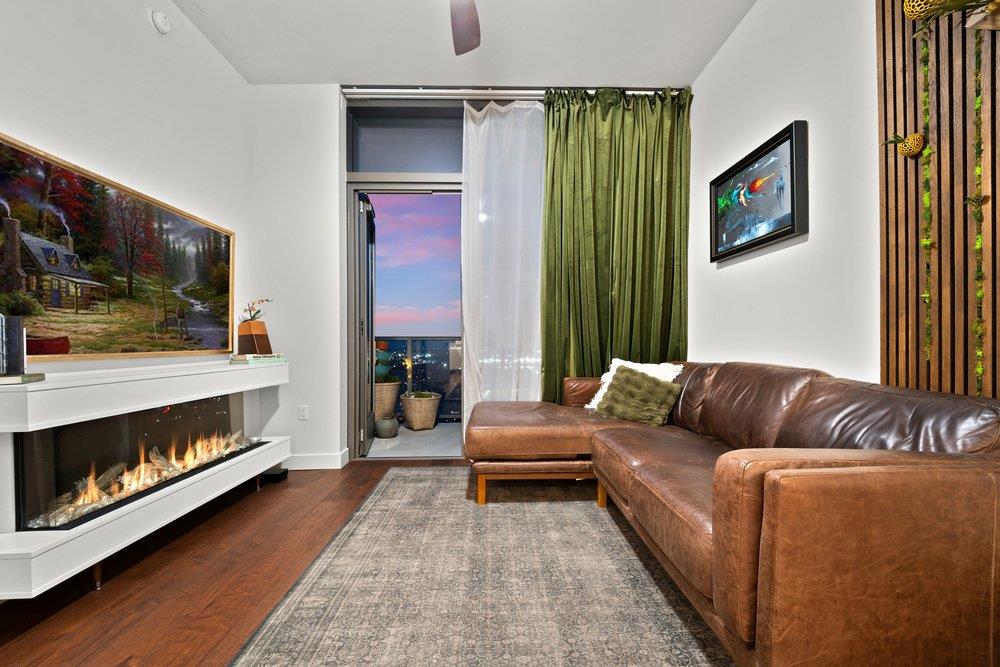 44 East Ave # 3705, Austin, TX 78701