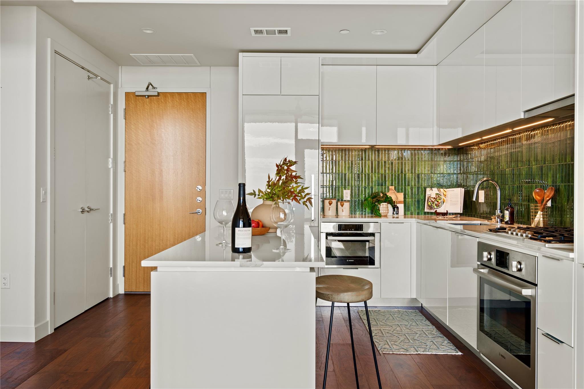 44 East Ave # 3705, Austin, TX 78701