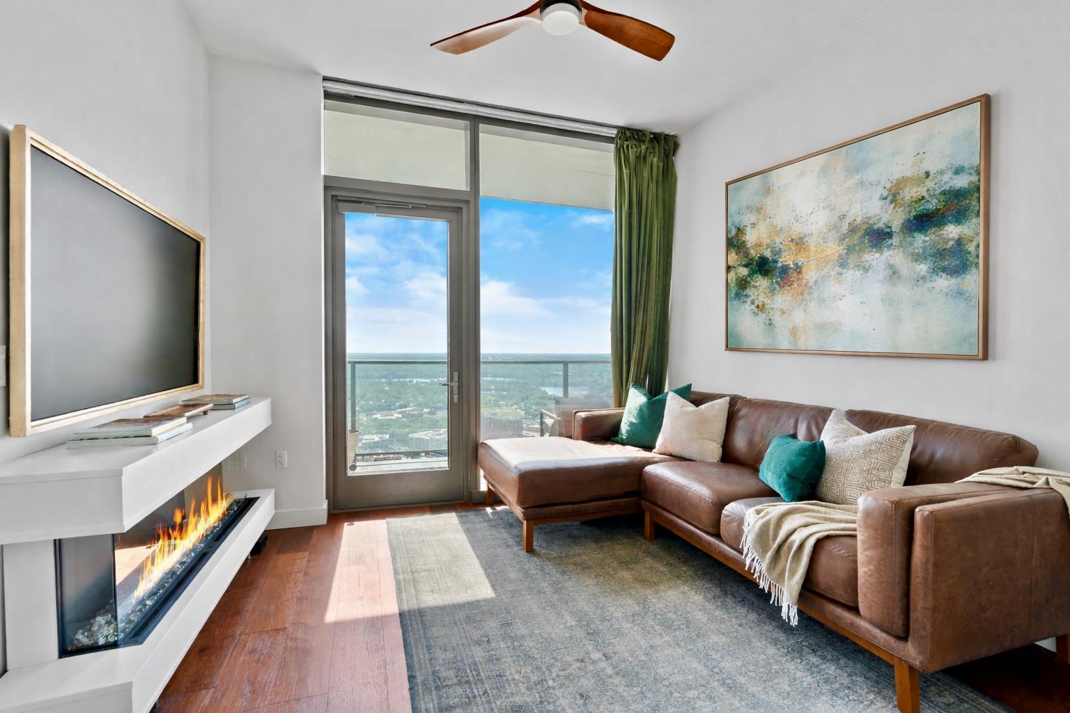 44 East Ave # 3705, Austin, TX 78701