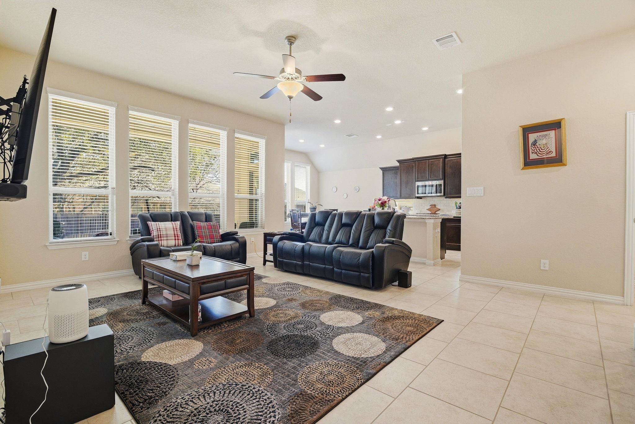 718 Hard Tack Trl, San Antonio, TX 78245