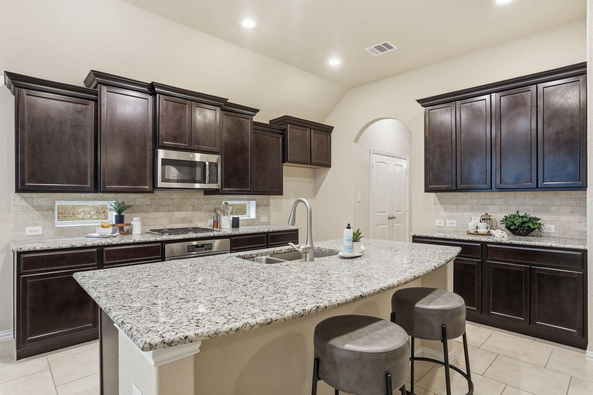 718 Hard Tack Trl, San Antonio, TX 78245