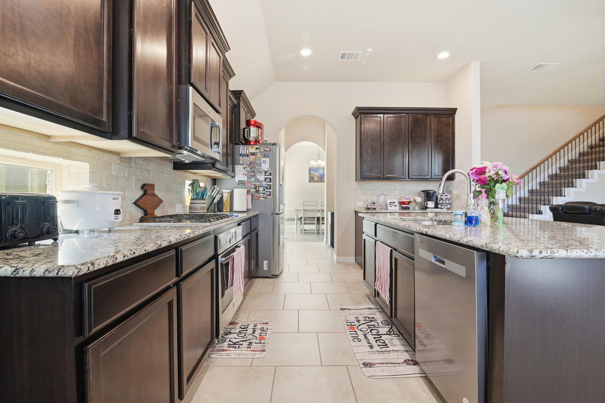 718 Hard Tack Trl, San Antonio, TX 78245