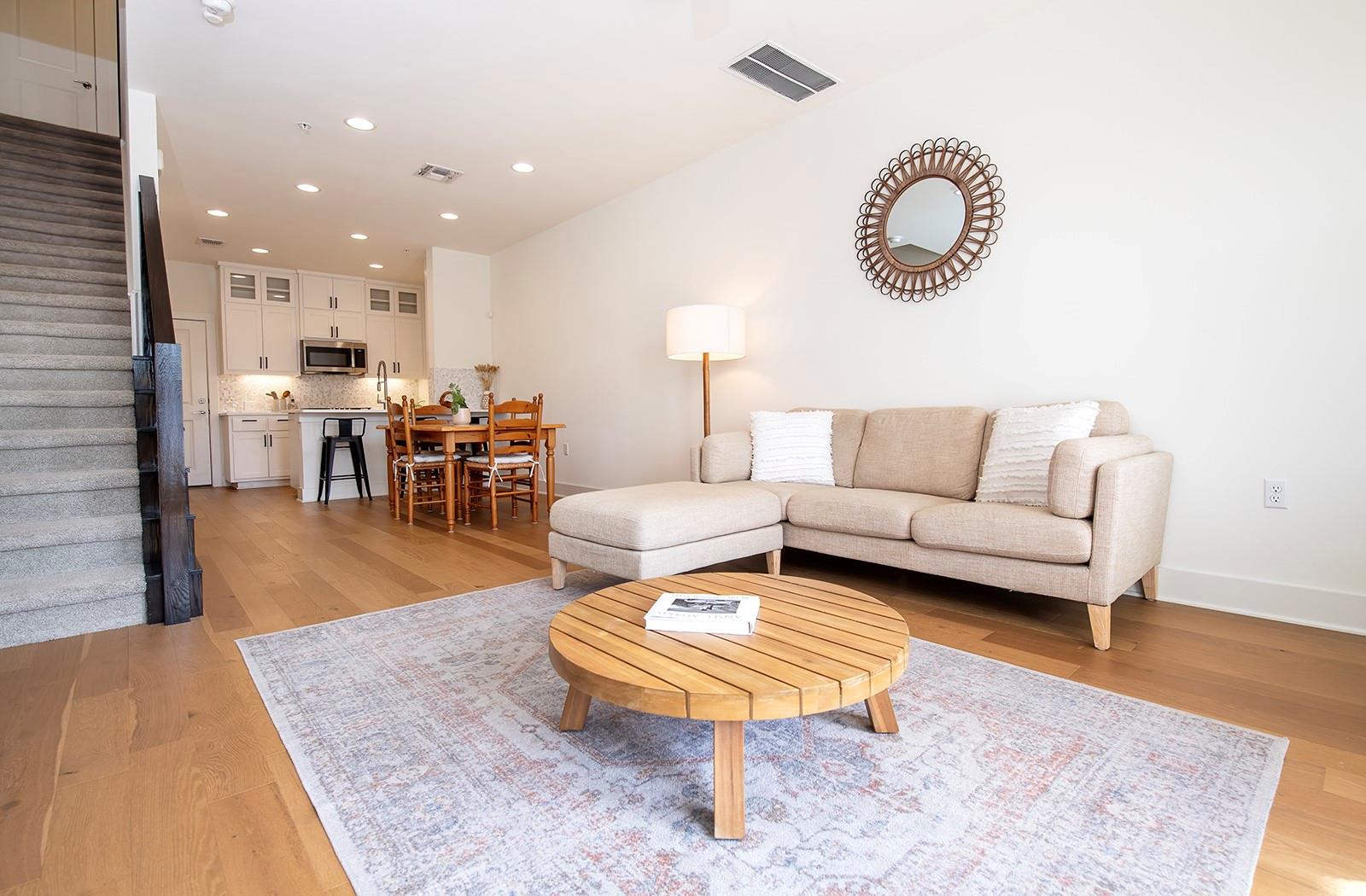 2508 B Simond Ave # B, Austin, TX 78723