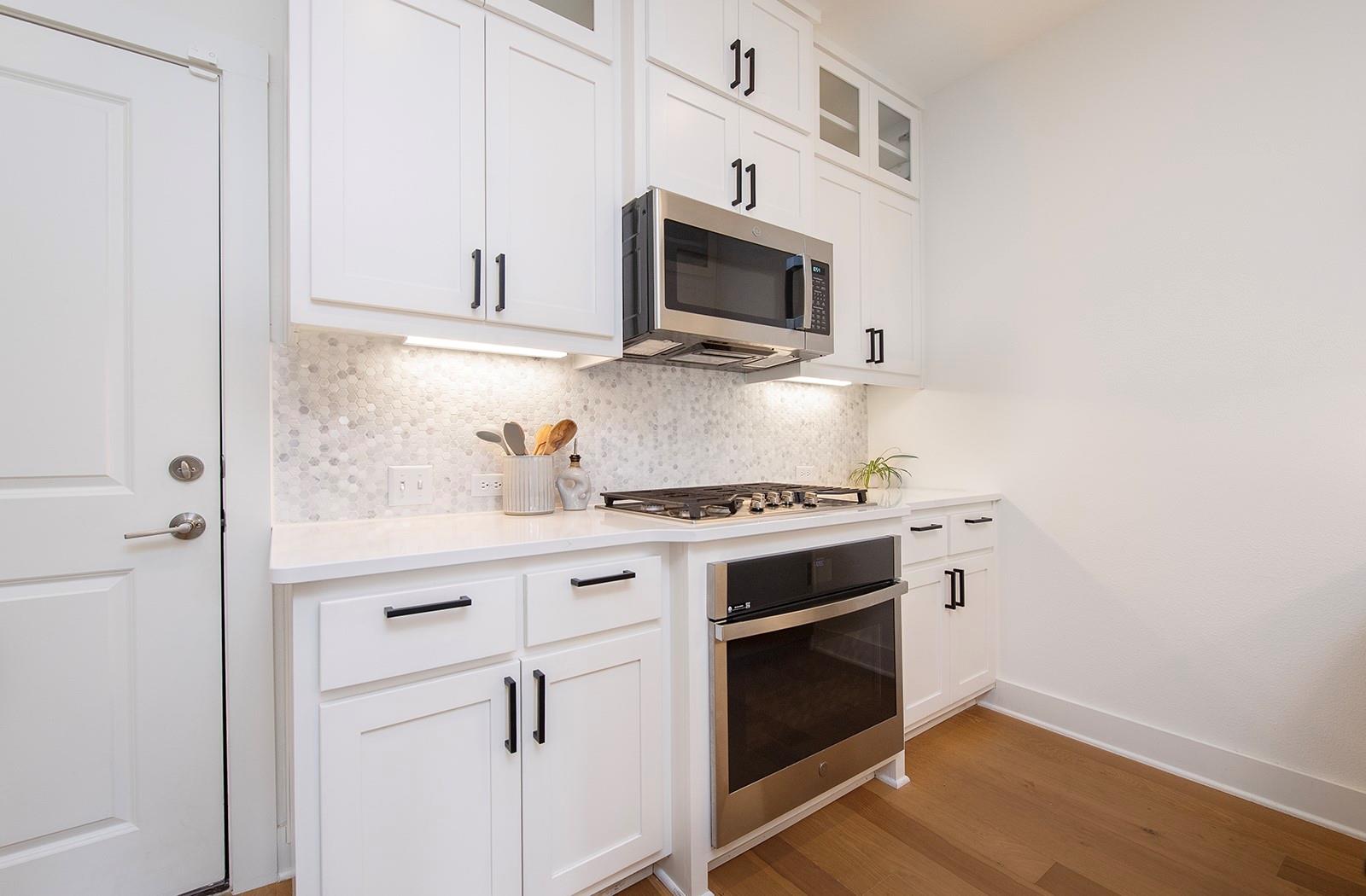 2508 B Simond Ave # B, Austin, TX 78723