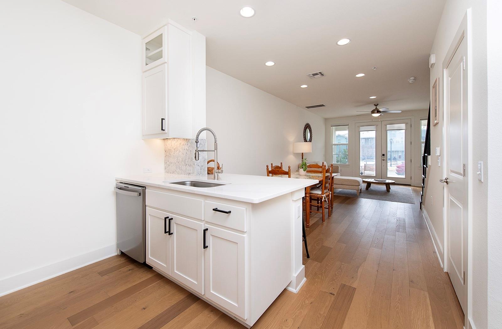 2508 B Simond Ave # B, Austin, TX 78723