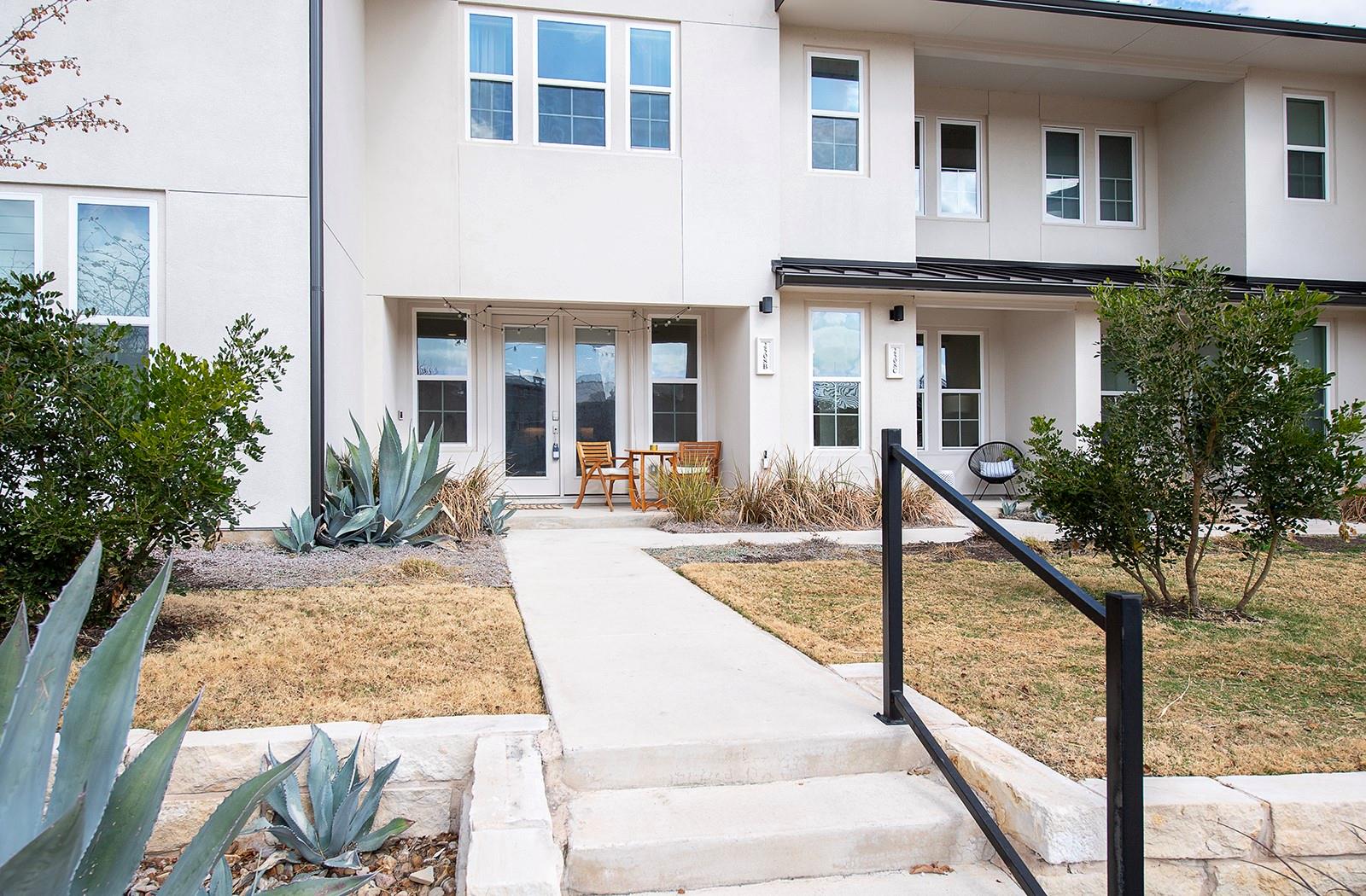 2508 B Simond Ave # B, Austin, TX 78723