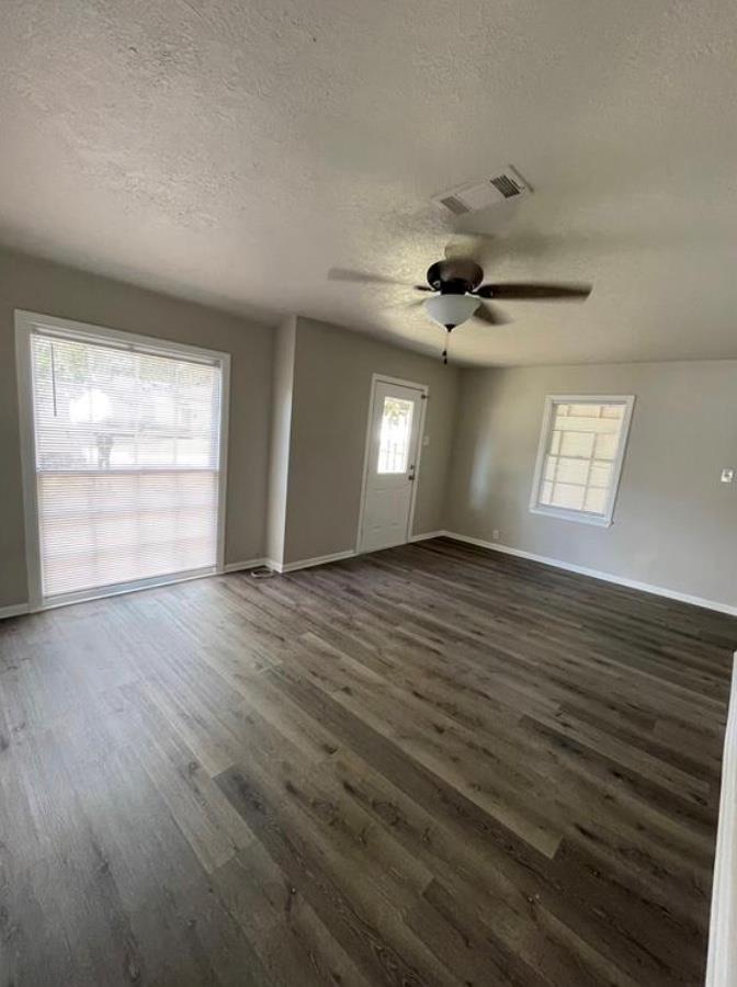 606 Marshall St, Rockdale, TX 76567