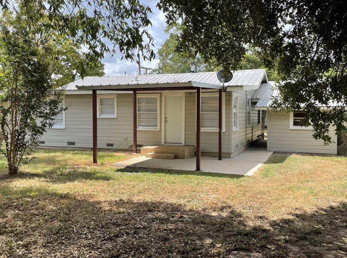 606 Marshall St, Rockdale, TX 76567