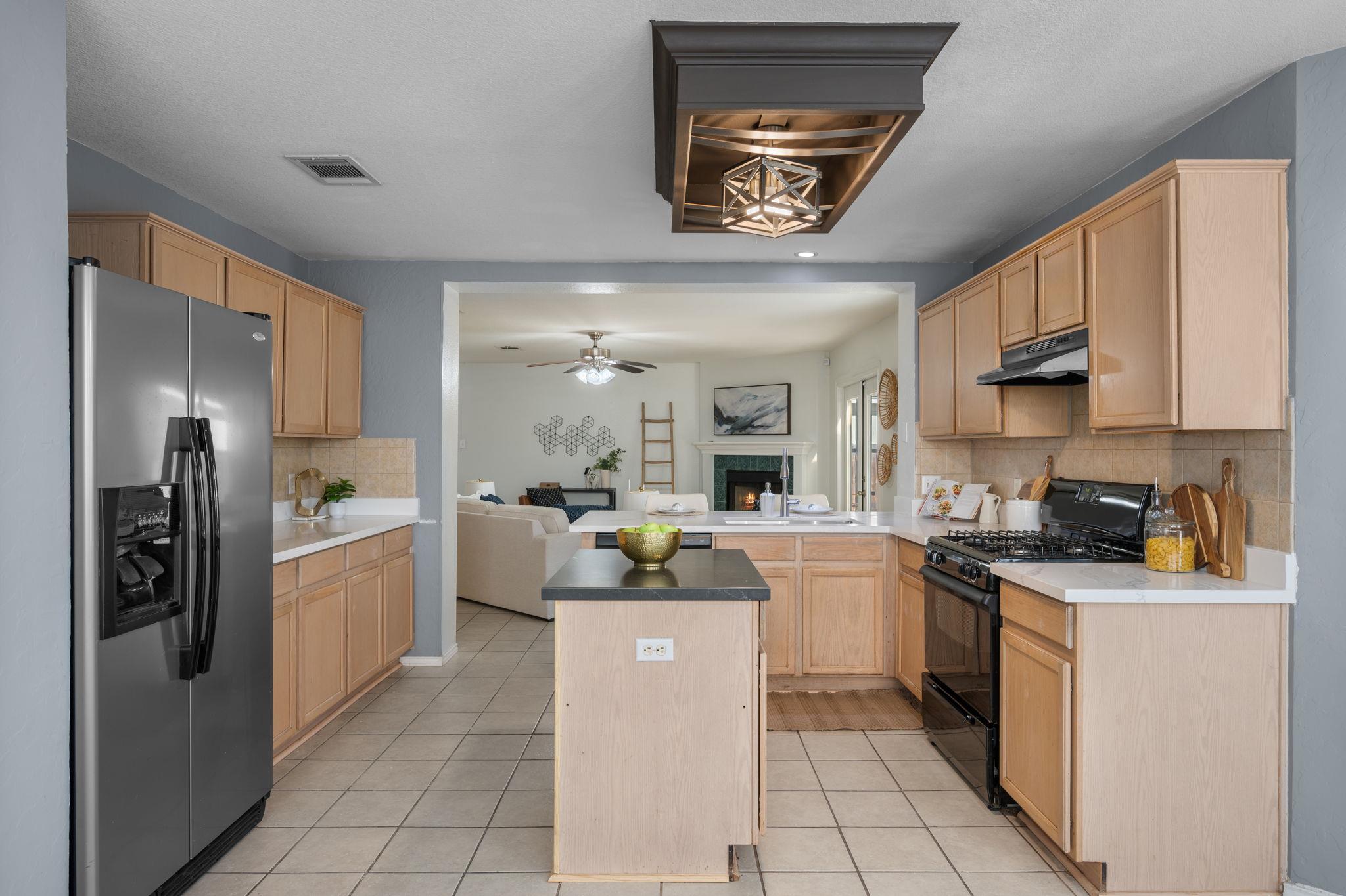 131 Masonwood Dr, Kyle, TX 78640