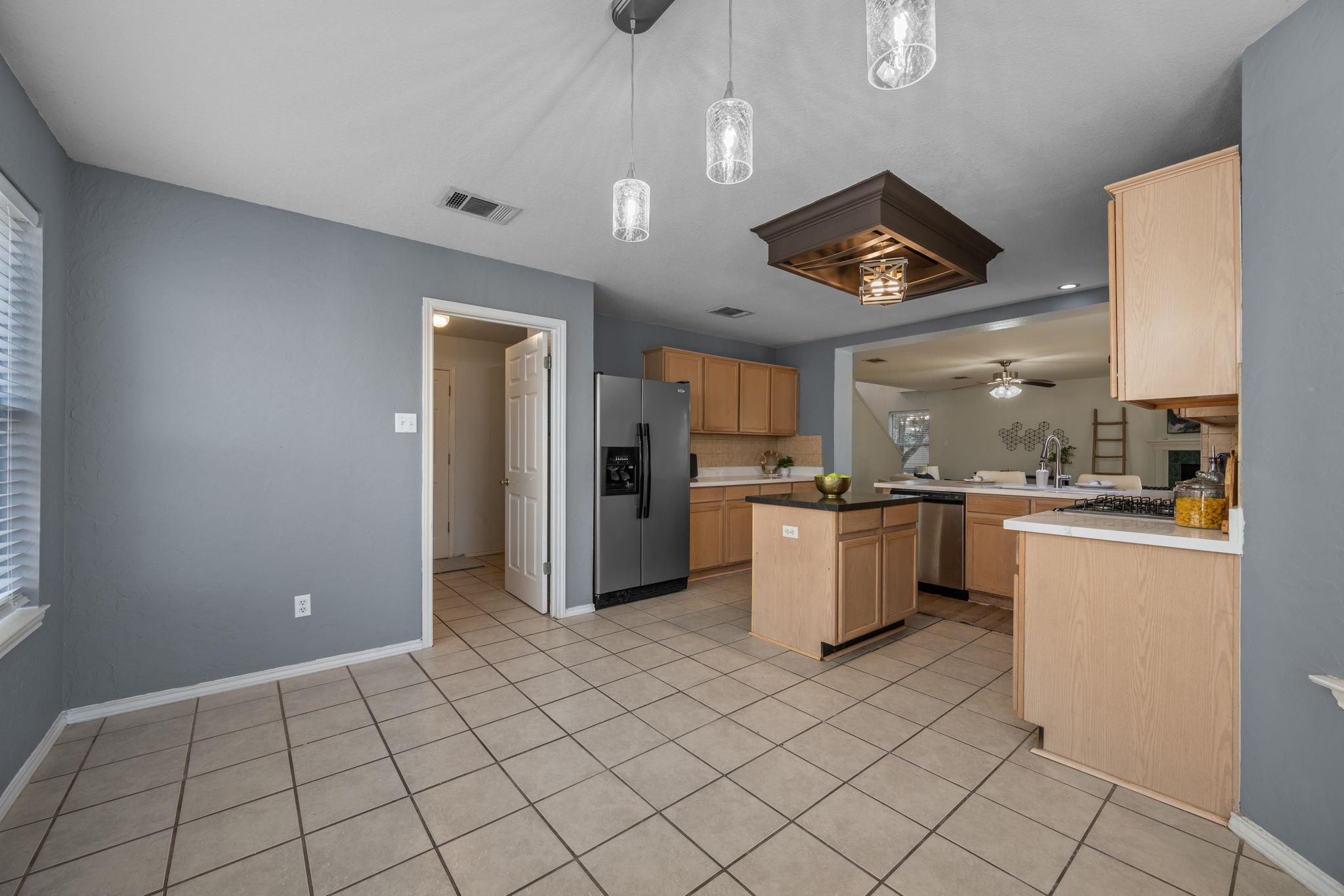 131 Masonwood Dr, Kyle, TX 78640