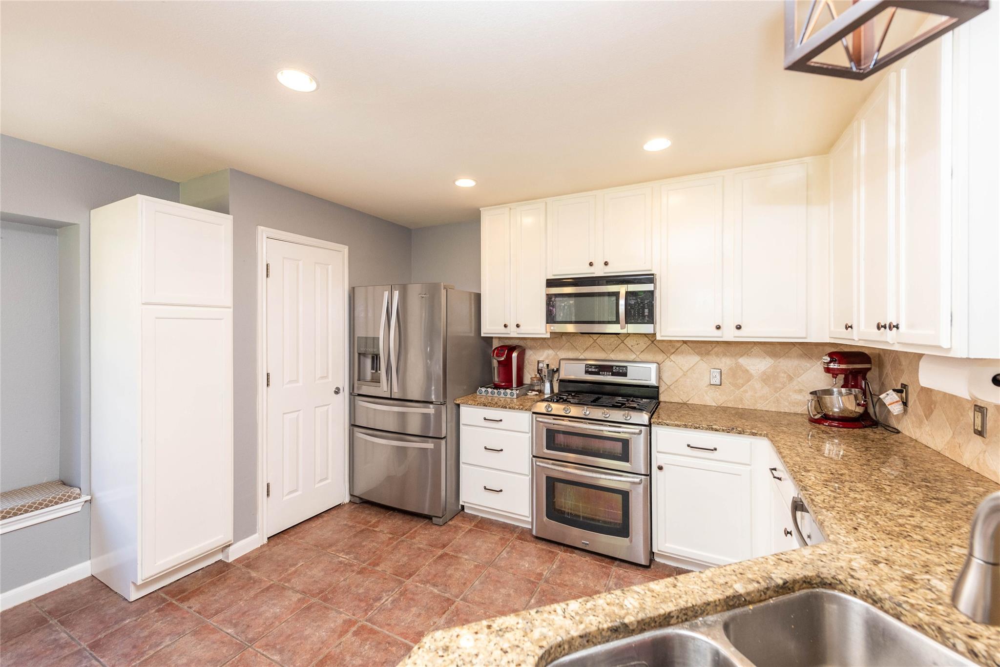 1006 Savanna Ln, Cedar Park, TX 78613