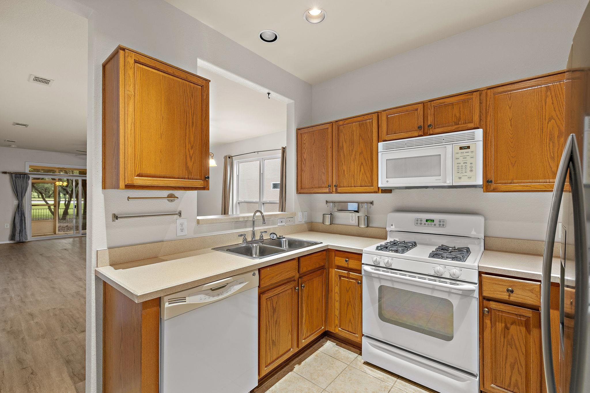 108 Farm Hill Dr, Georgetown, TX 78633