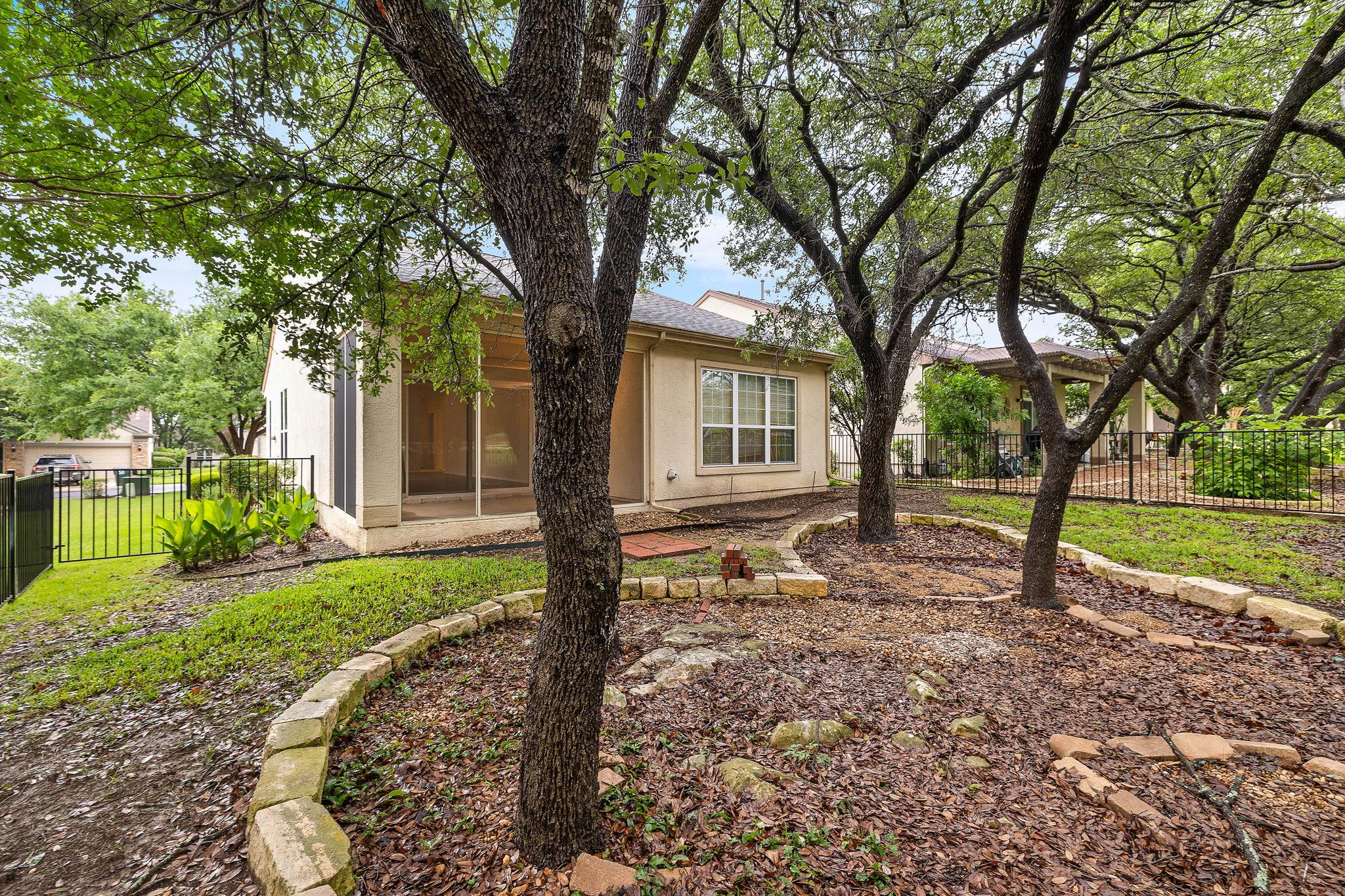 108 Farm Hill Dr, Georgetown, TX 78633