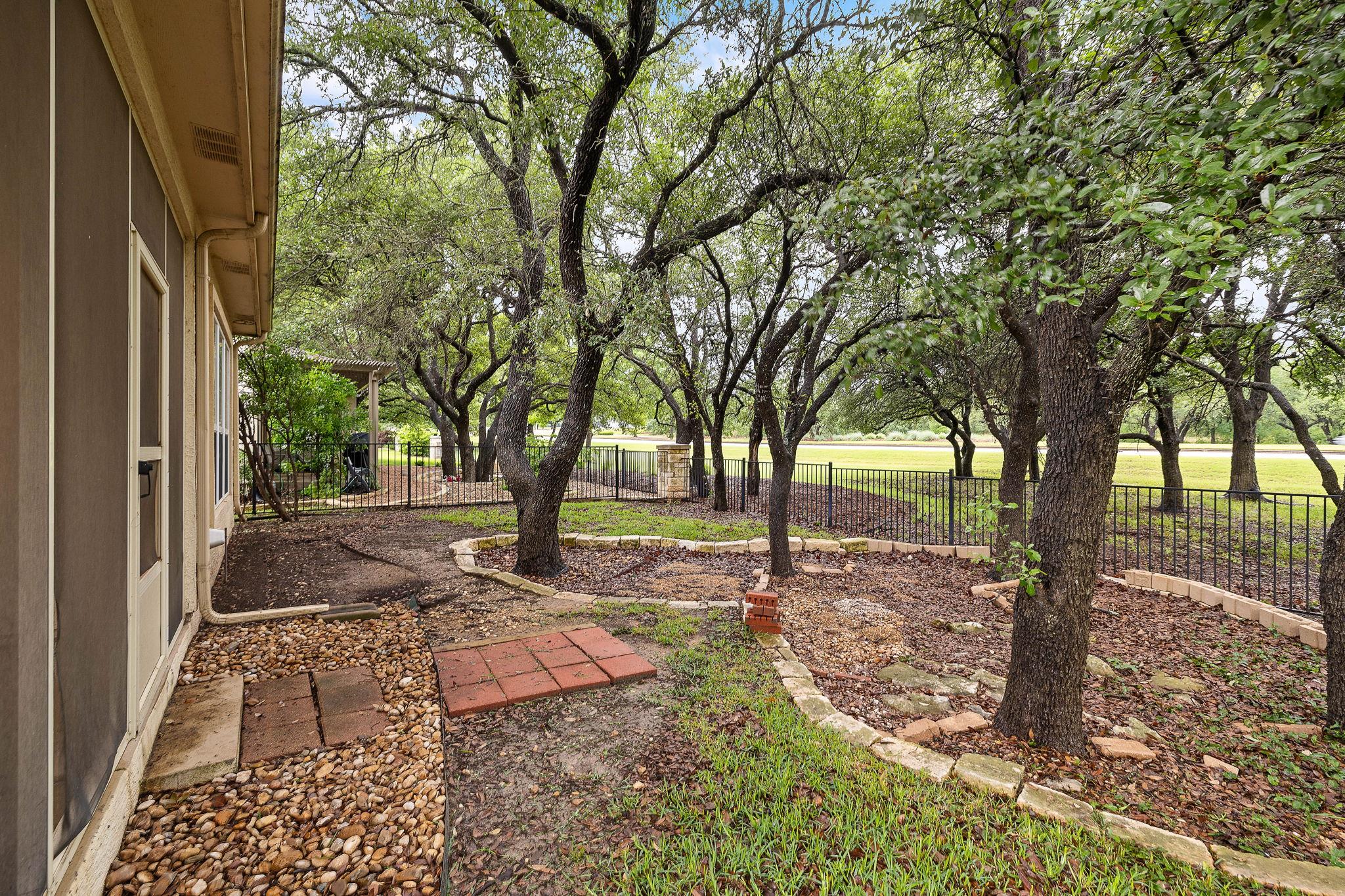 108 Farm Hill Dr, Georgetown, TX 78633