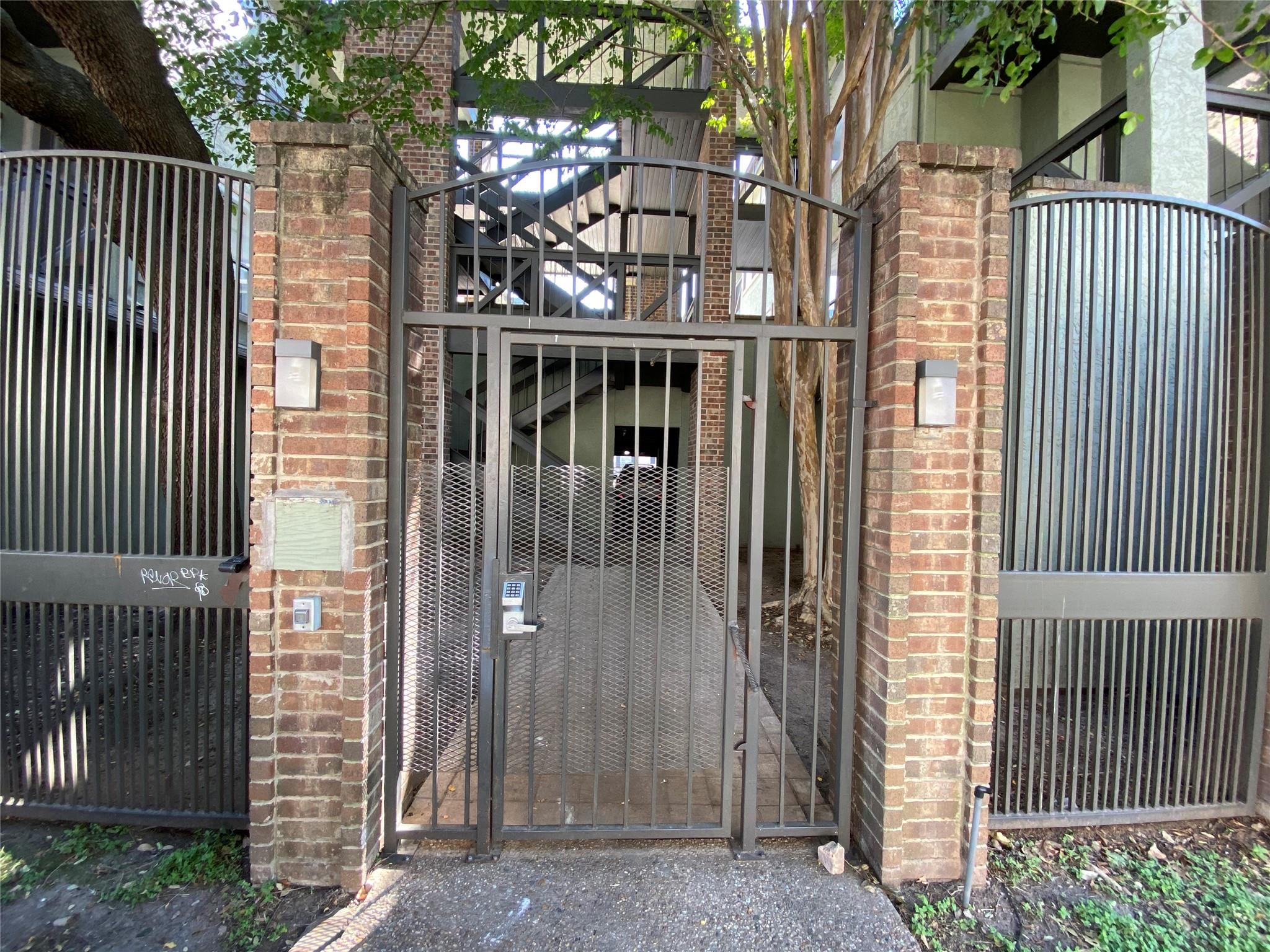 807 W 25TH St # 308, Austin, TX 78705