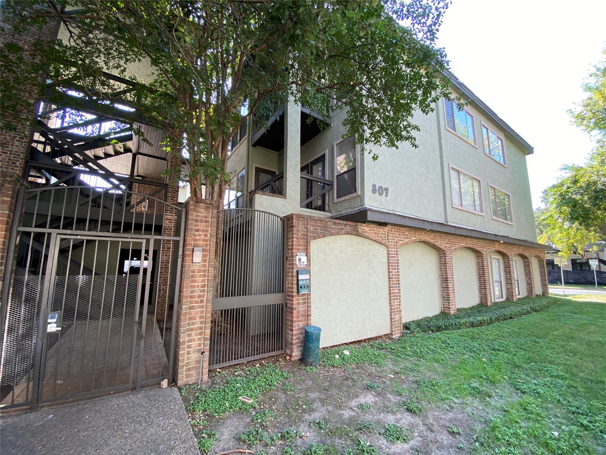 807 W 25TH St # 308, Austin, TX 78705