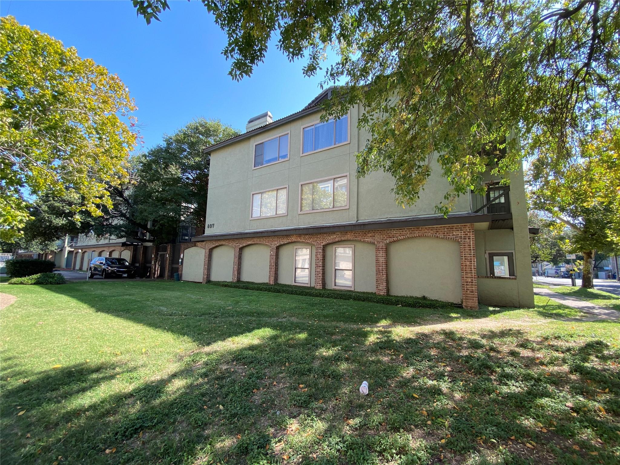 807 W 25TH St # 308, Austin, TX 78705