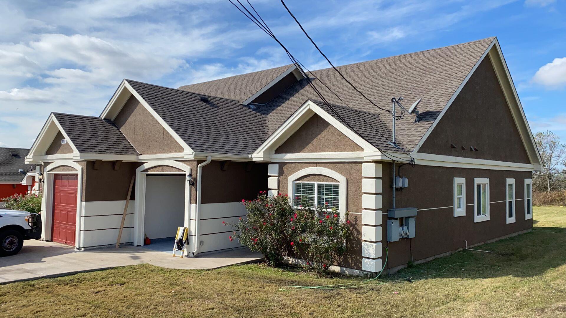 404 Mesa Dr, Del Valle, TX 78617