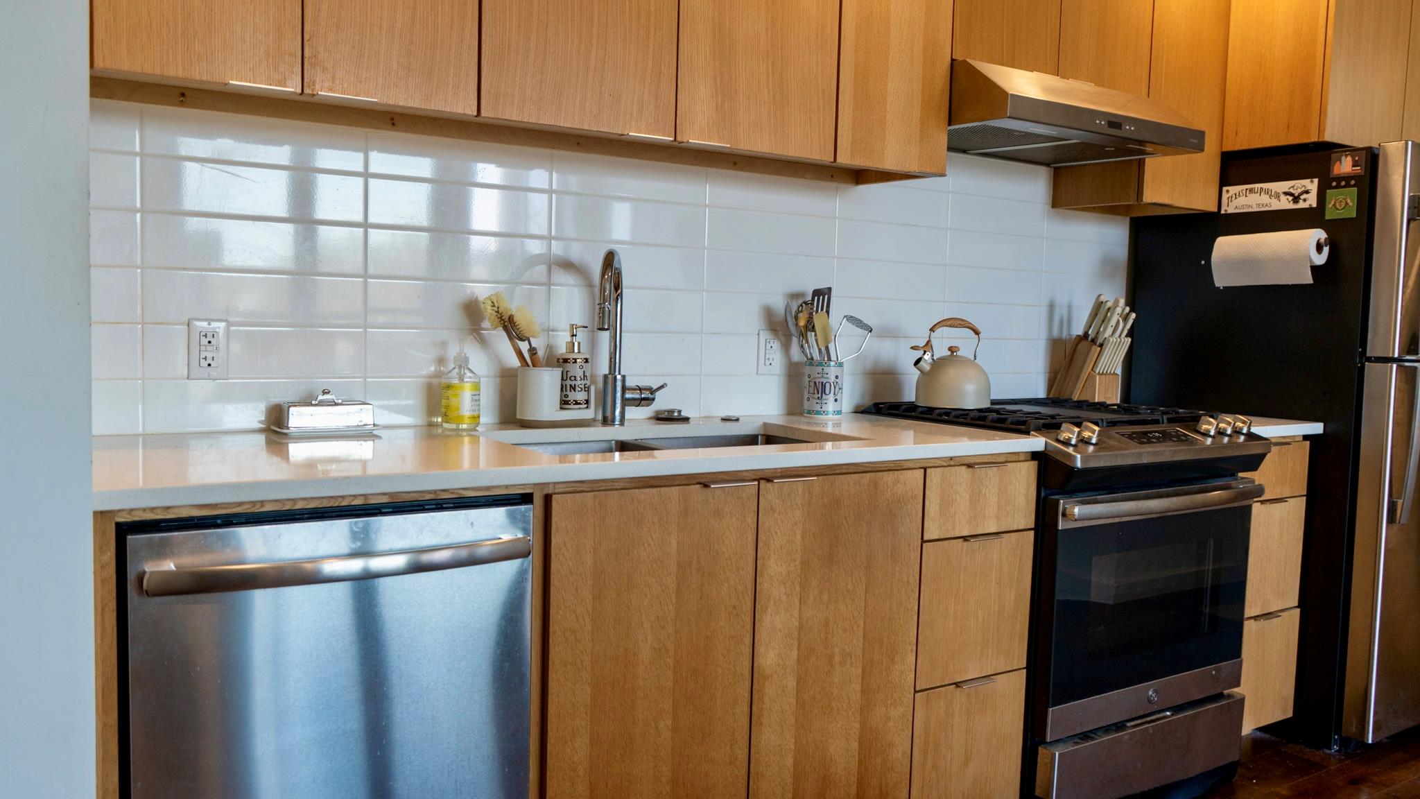 1322 E 12th St # 201, Austin, TX 78702