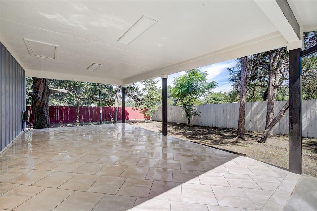 146 Shadow Oak Dr, Bastrop, TX 78602