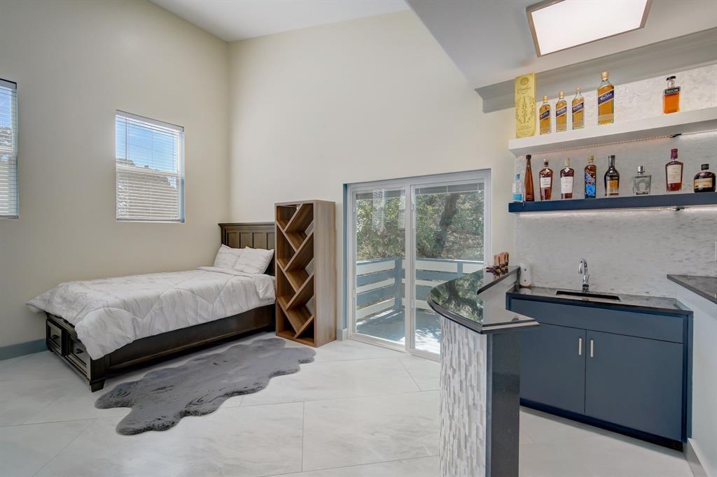 146 Shadow Oak Dr, Bastrop, TX 78602