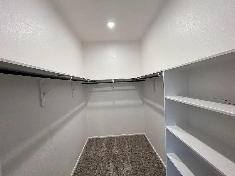 936 Azul Lagoon Dr, Leander, TX 78641