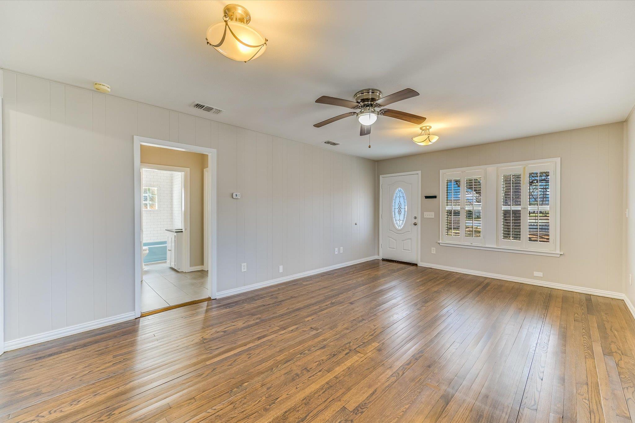 318 NW Loop 230 Highway, Smithville, TX 78957