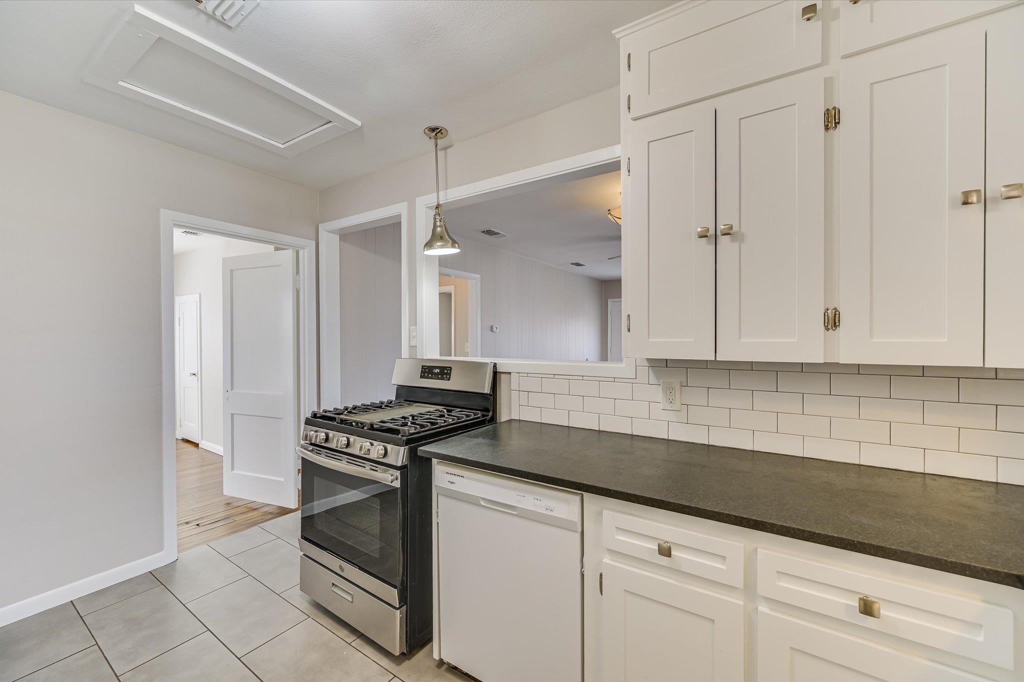 318 NW Loop 230 Highway, Smithville, TX 78957