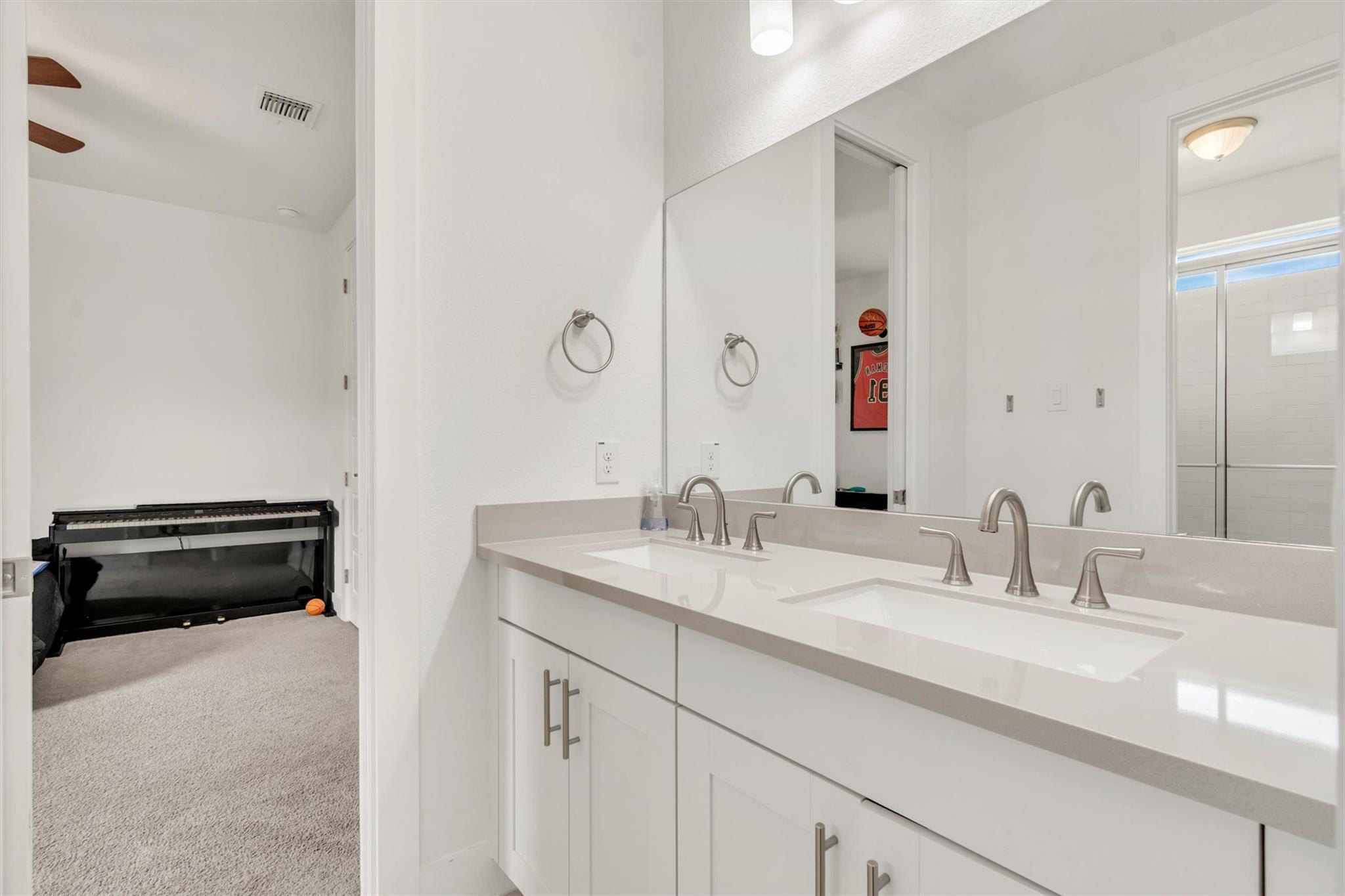 125 Pueblo Peakk Cv, Liberty Hill, TX 78642