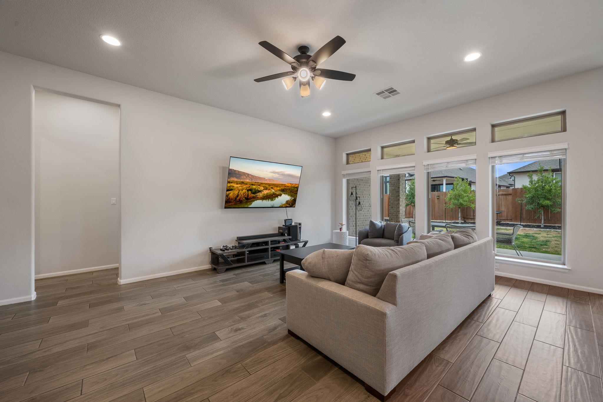 6901 Empresa Dr, Austin, TX 78738