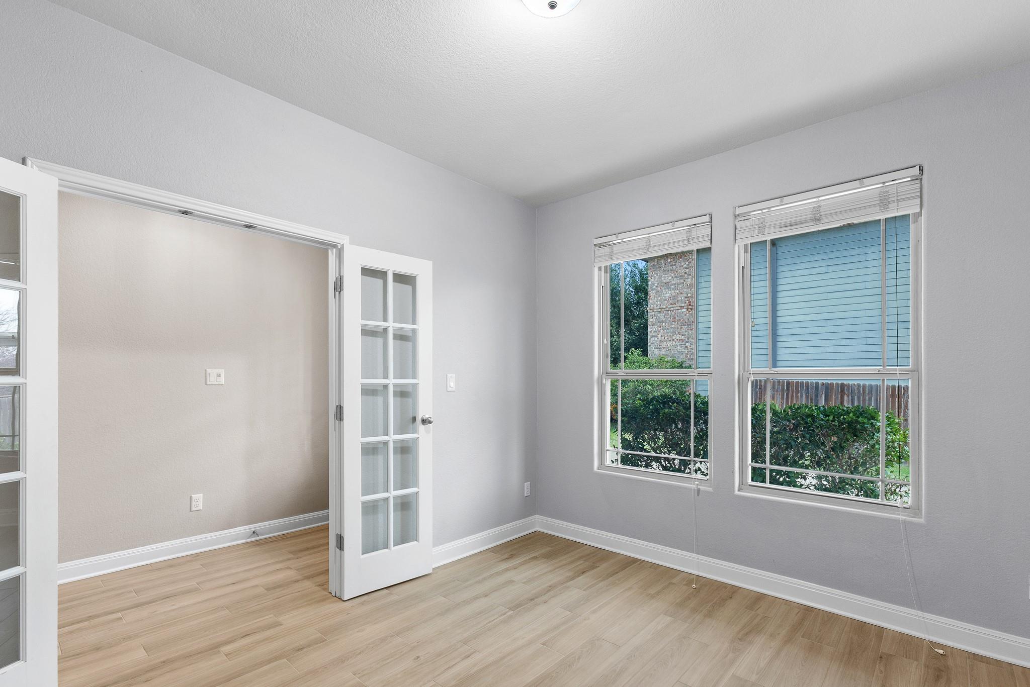 10824 Dinah Dr, Austin, TX 78748