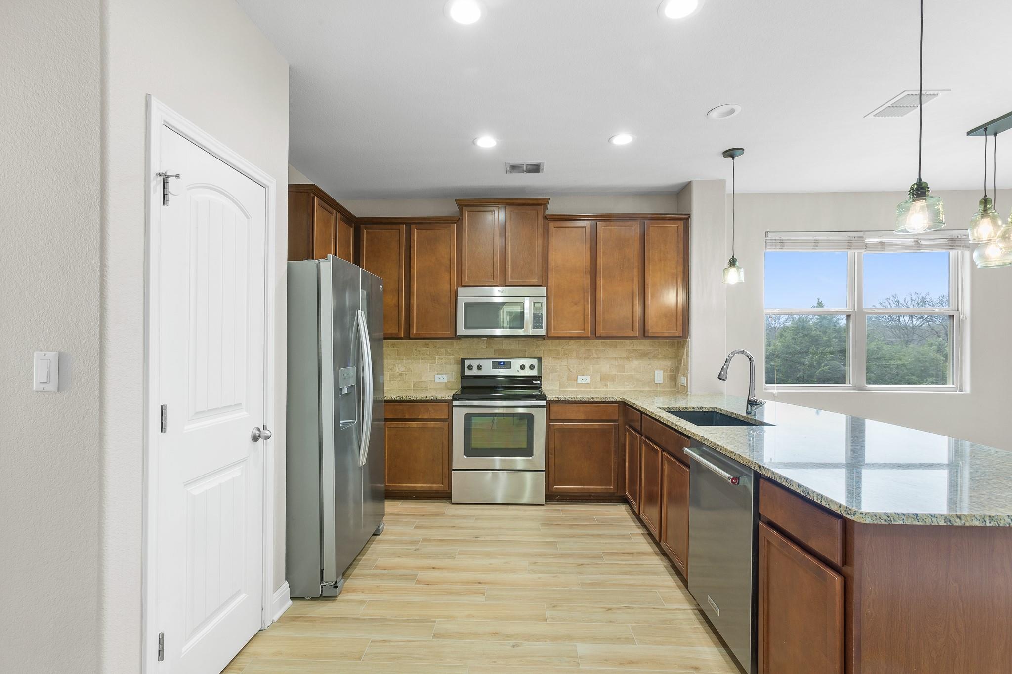 10824 Dinah Dr, Austin, TX 78748